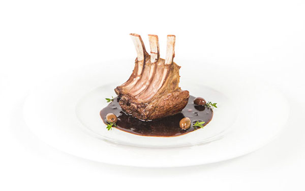 Costolette di agnello in scottadito al forno all’aceto balsamico 5 grappoli Olitalia e olive taggiasche 1