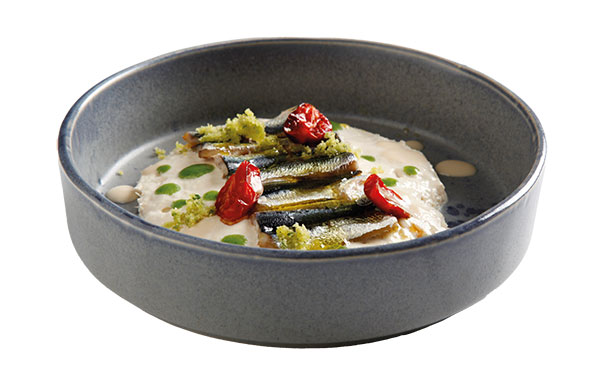 Alici in tortiera - Spuma di provola affumicata e pomodorini confit 1